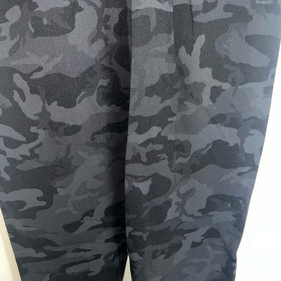 Lululemon Keep Moving camo Pant size 4 - Picture 3 of 13